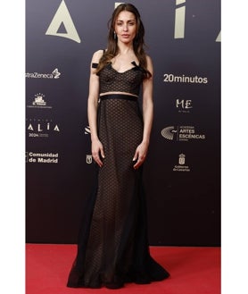 Imagen secundaria 2 - Noelia Bonilla, Vicky Luengo e Hiba Abouck en el photocall de la segunda edición de los Premios Talía