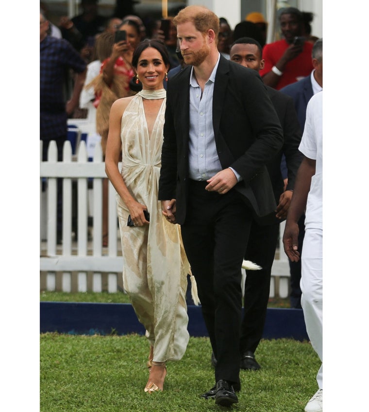 Meghan Markle con vestido de la diseñadora colombiana Johanna Ortiz.