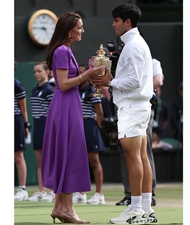 Imagen secundaria 2 - Los detalles del estilismo de Kate Middleton en la final de Wimbledon 2024