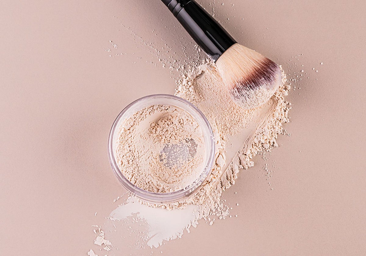 Los cosméticos en polvo pueden contener talco en su formulación, un ingrediente calificado por la OMS como 'probablemente cancerígeno'.