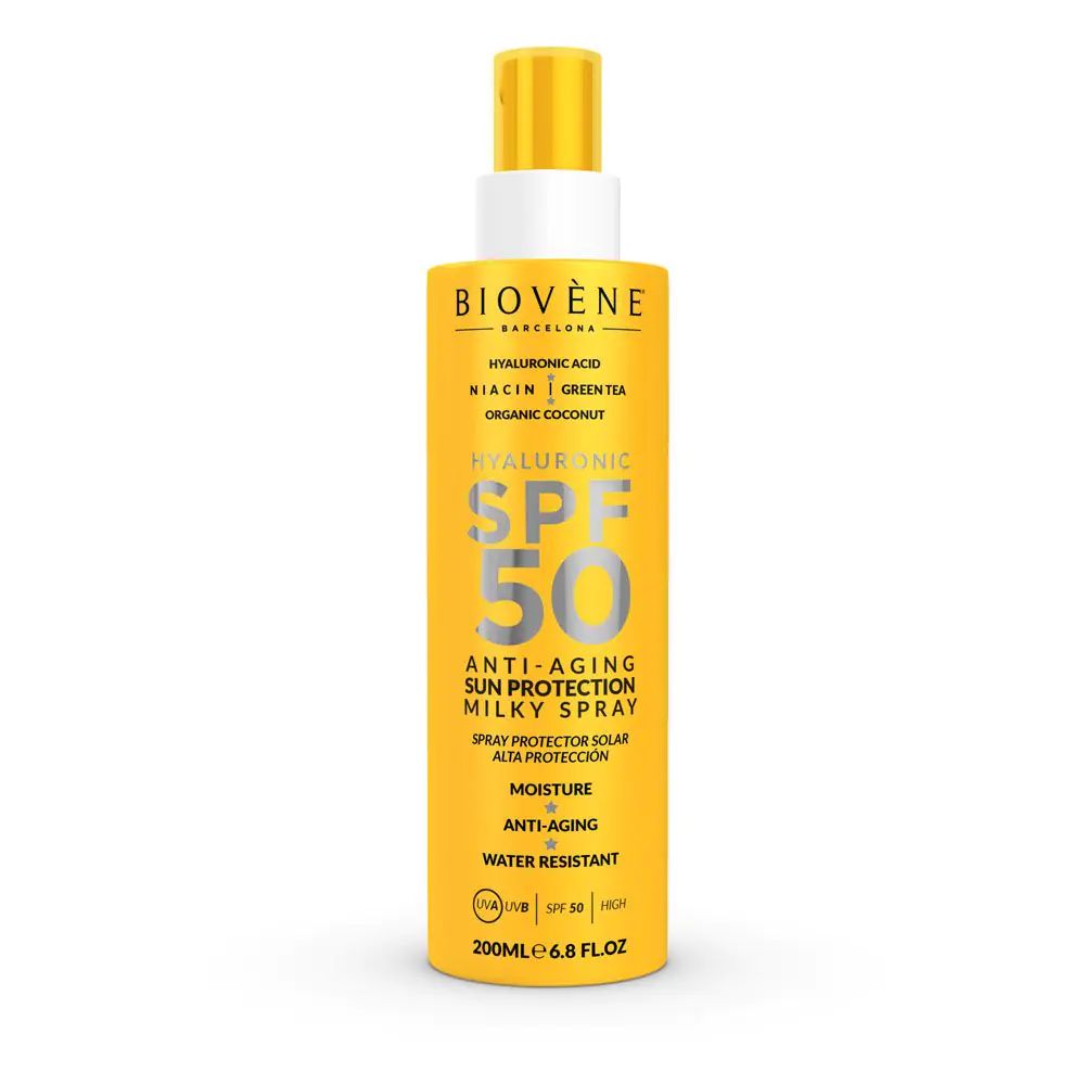 Spray solar antiedad SPF 50 de Biovene. Este spray ultraligero de protección solar elaborado con ácido hialurónico antiedad y ultrahidratante, niacinamida y coco orgánico, protege la piel contra el fotoenvejecimiento de los rayos solares UVA y UVB y mantiene la hidratación para combatir la sequedad de la piel, la deshidratación y los signos prematuros del envejecimiento. Su precio: 1,99 euros.