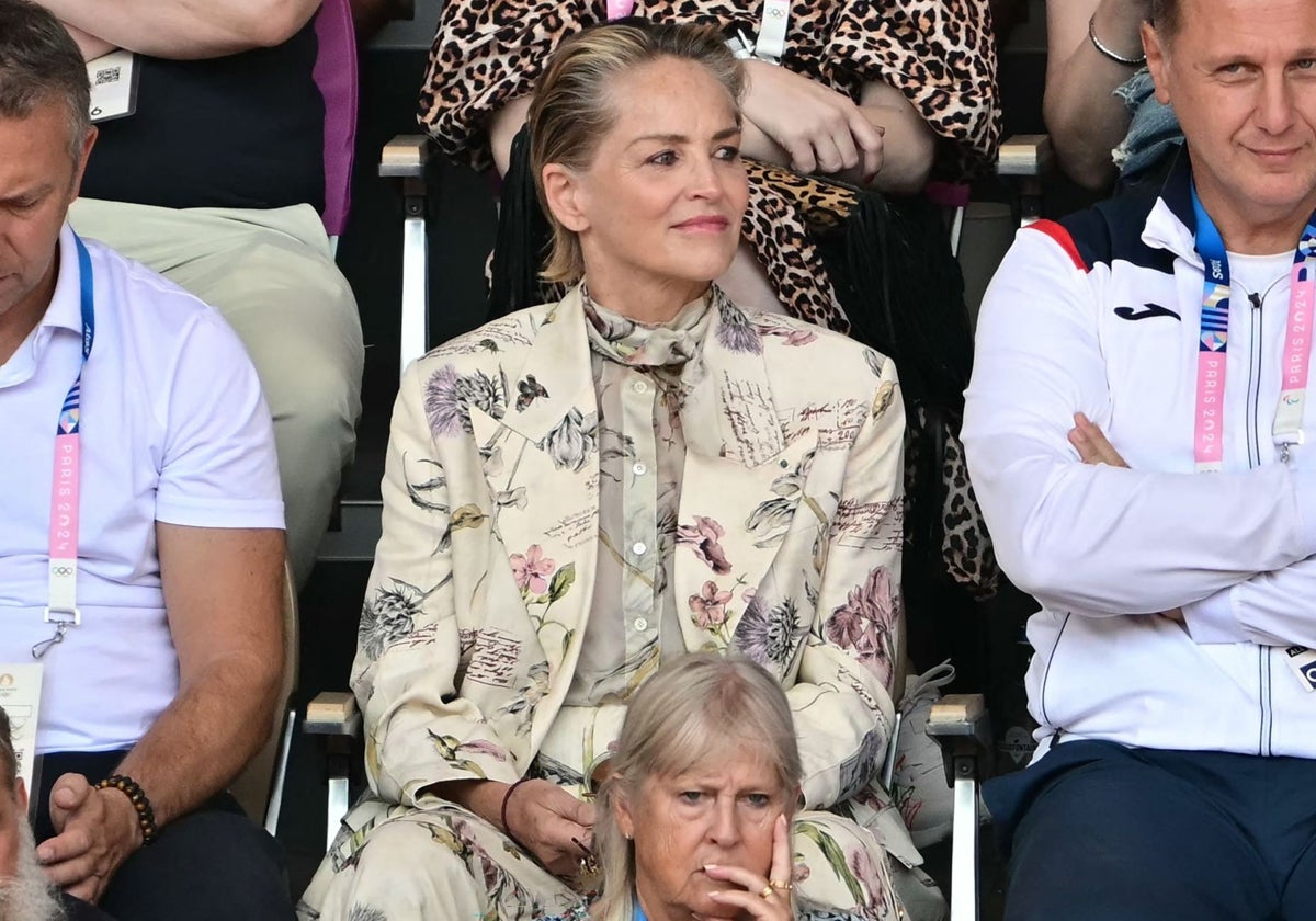 Sharon Stone es una de las famosas que ha lucido más elegante en los Juegos Olípmicos de París.