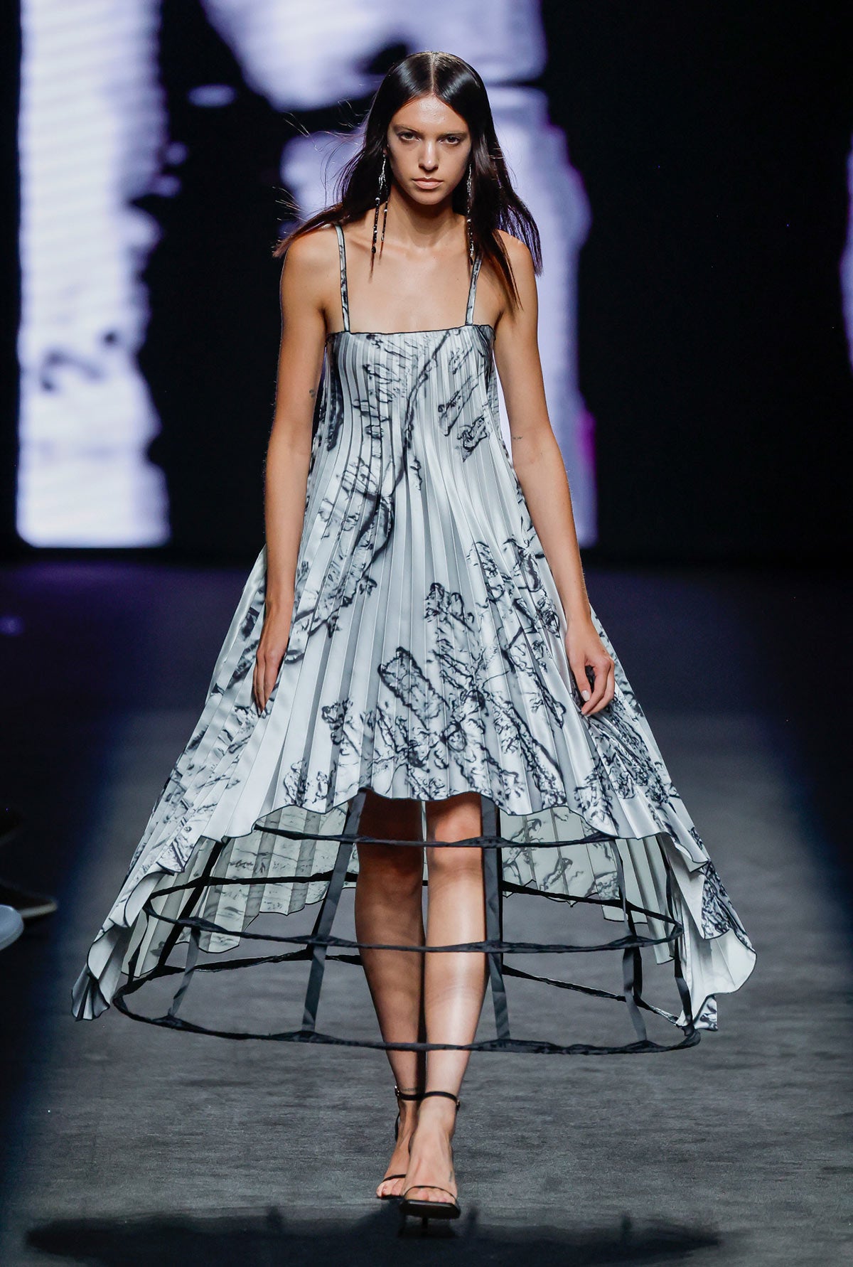 De la Cierva y Nicolás ha introducido en su nueva colección materiales sostenibles fabricados a partir de botellas de plástico reciclado.