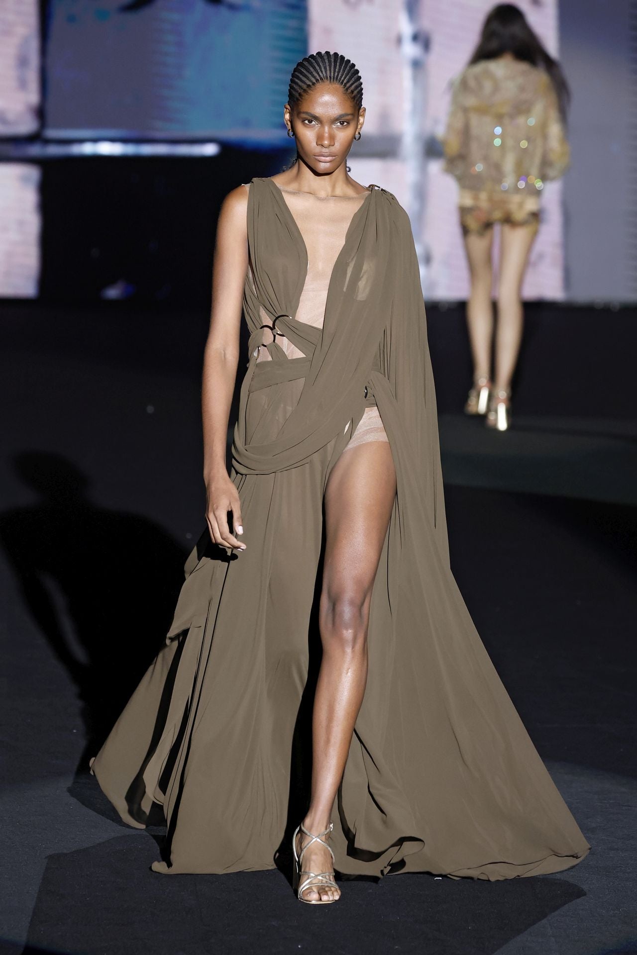 MBFWMadrid primavera/ verano 2025: El romántico debut de Yolancris en la pasarela madrileña