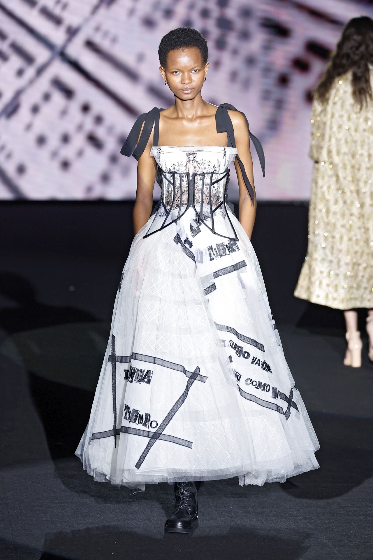 MBFWMadrid primavera/ verano 2025: El romántico debut de Yolancris en la pasarela madrileña