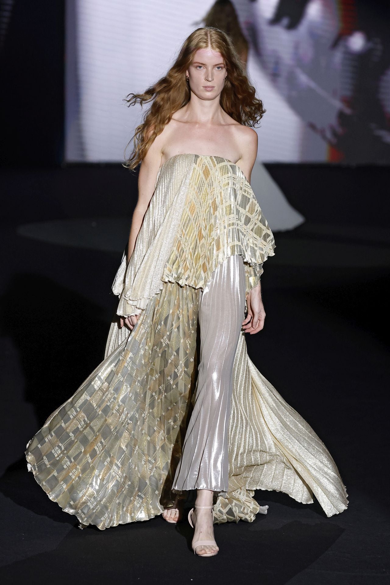 MBFWMadrid primavera/ verano 2025: El romántico debut de Yolancris en la pasarela madrileña