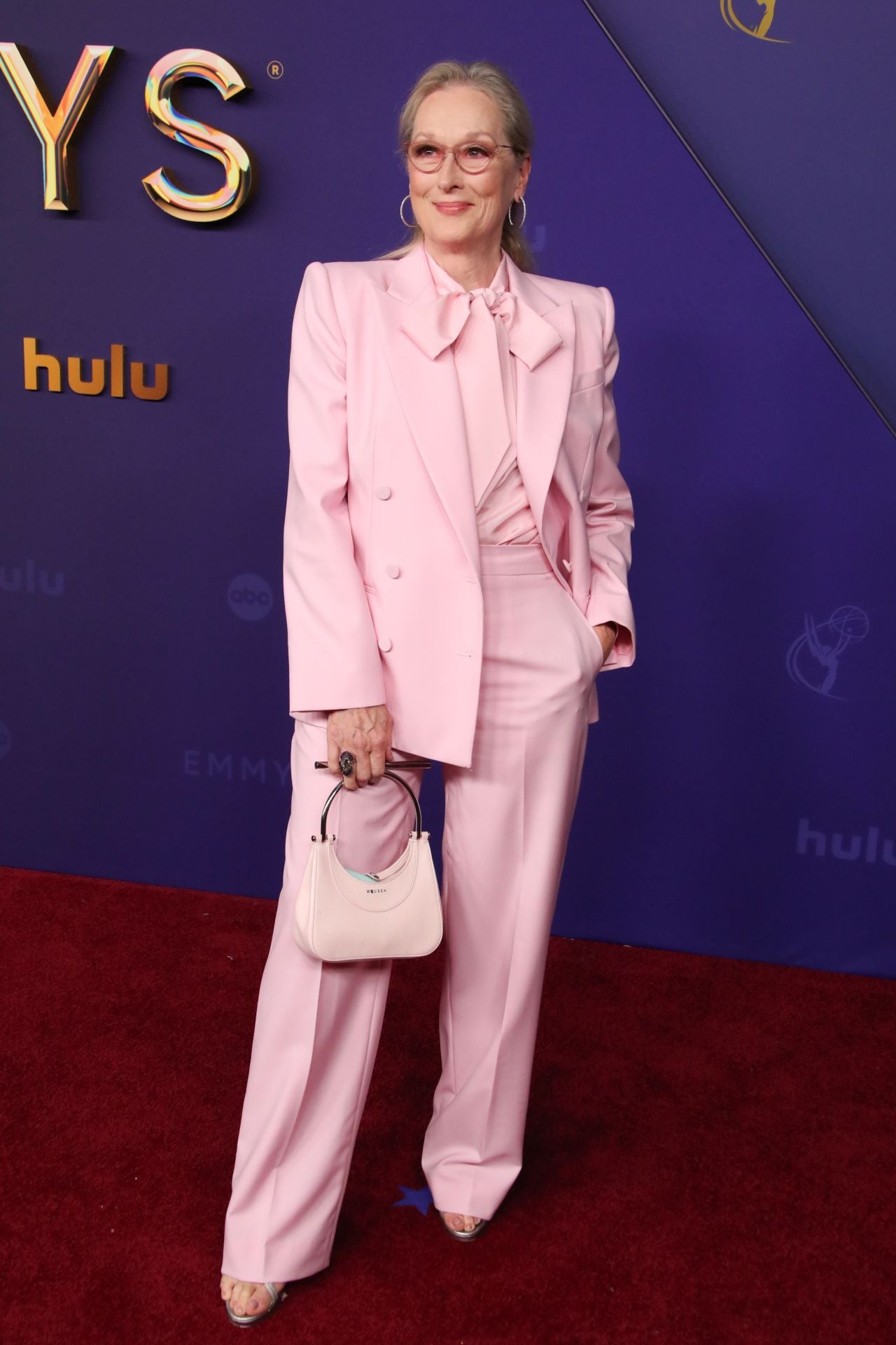La actriz Meryl Streep se decantó por un 'total look' en color rosa de lo más favorecedor, de Alexander McQueen.