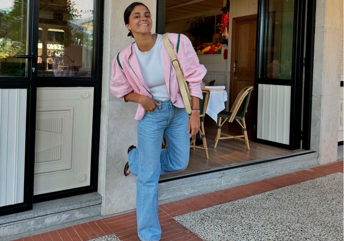 María García de Jaime lleva un look ideal para la vuelta a la rutina.