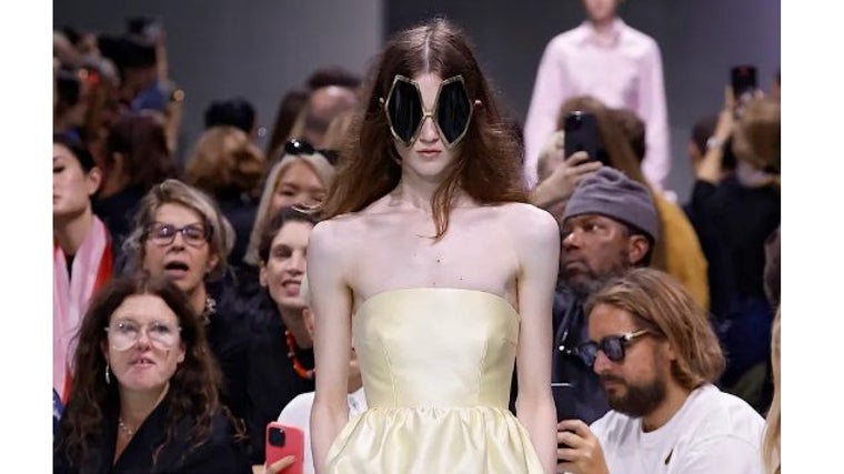 Desfile de Prada de primavera-verano 2025