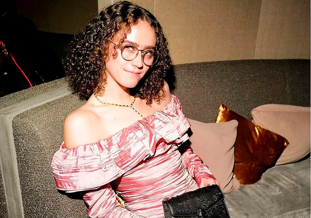 Ella Emhoff es hijastra de Kamala Harris, la mujer que podría convertirse en la primera presidenta de Estados Unidos.