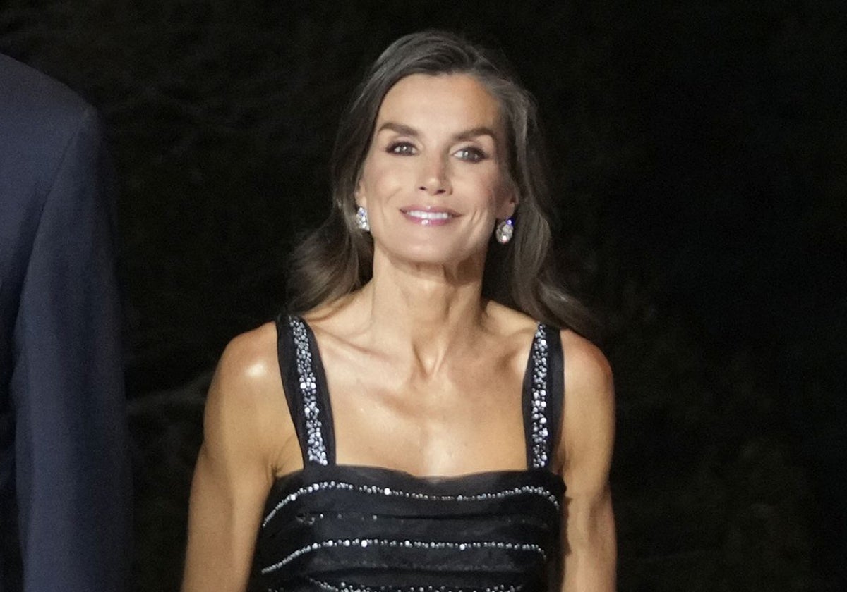 Doña Letizia con vestido de Carolina Herrera