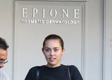 Secondary image 1 - Kim Kardashian, Miley Cyrus and Sofía Vergara are just three of the many celebrities who attend Simon Ourian's Eipone clinic in Beverly Hills. 