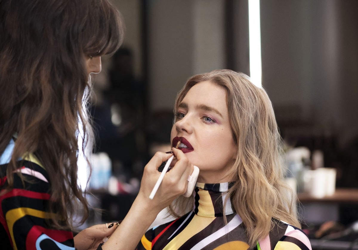 Violette, directora artística de maquillaje de Guerlain y la modelo Natalia Vodiánova.