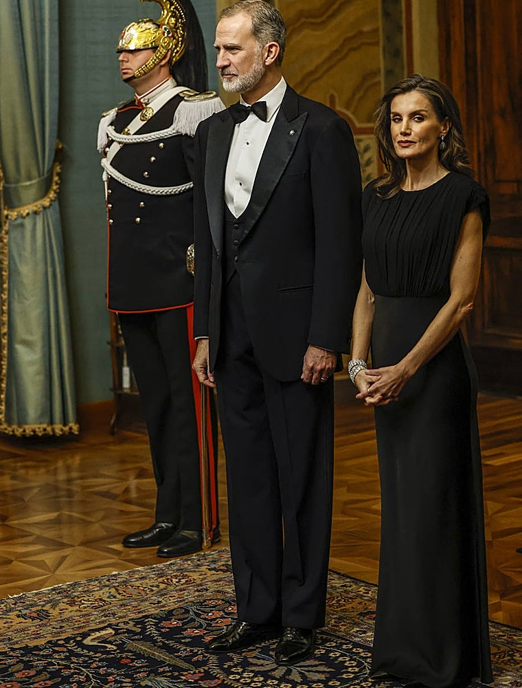 Los Reyes durante la cena de gala ofrecida por el presidente de la República italiana.