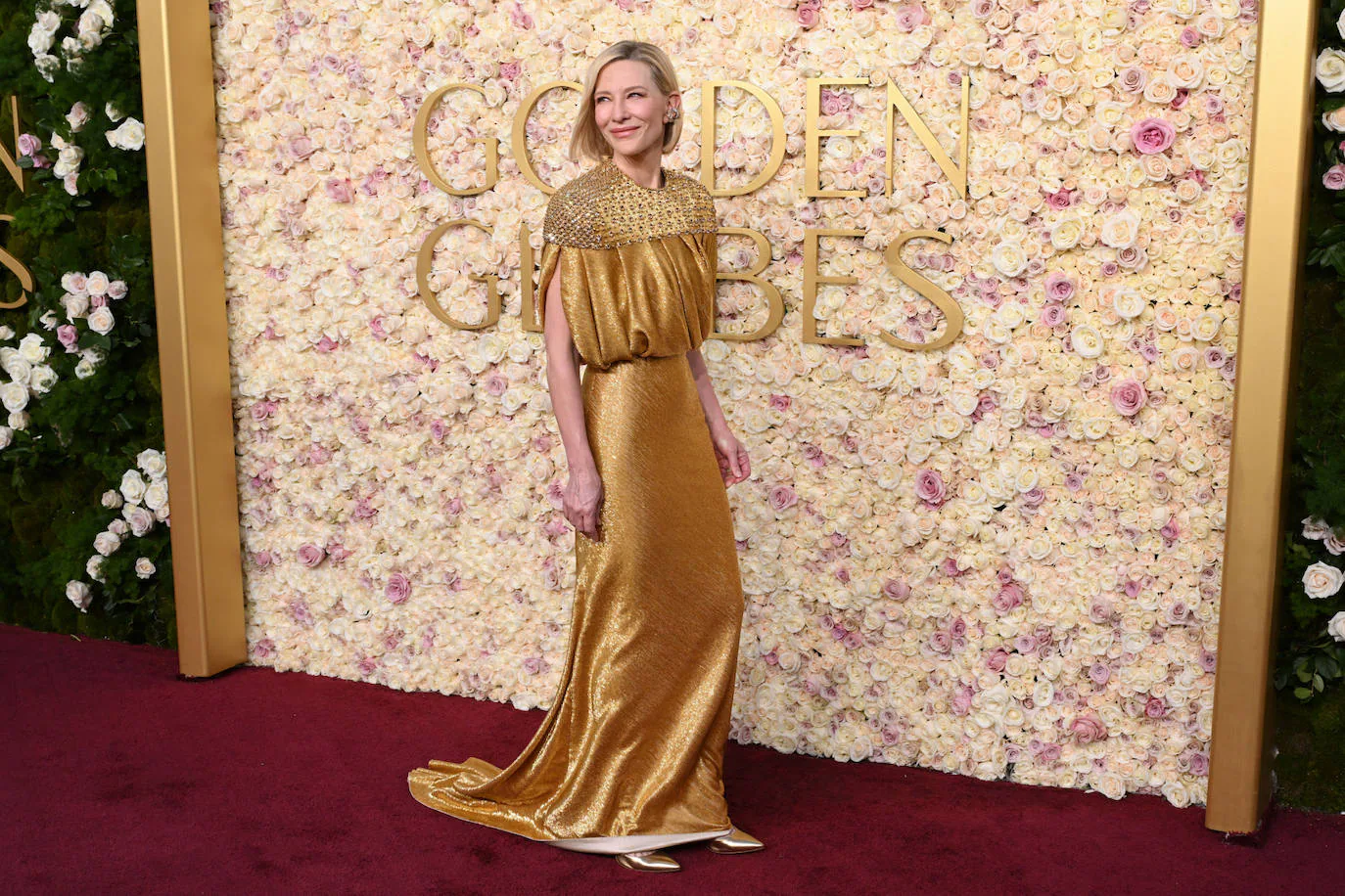 Cate Blancett repitió vestido, un diseño dorado de Louis Vuitton que ya llevó en el Festival de Cannes de 2024. 