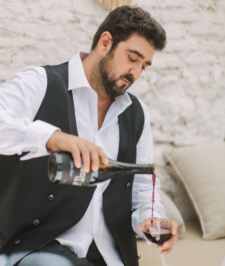 Brindar por el amor con el vino de Antonio Orozco.