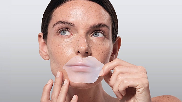 Bálsamos labiales y mascarillas.