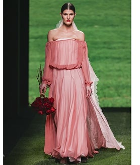 Imagen secundaria 2 - De Isabel Sanchís y Hannibal Laguna a Ynésuelves: lo mejor de la segunda jornada de desfiles de MBFWMadrid