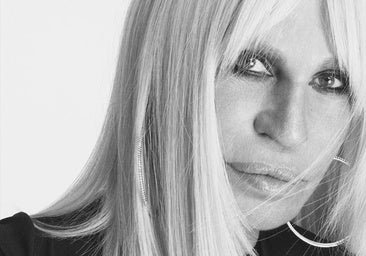 Donatella deja la dirección creativa de Versace