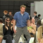 Nuevo juego de sillas en la industria de la moda: Jonathan Anderson deja la dirección creativa de Loewe