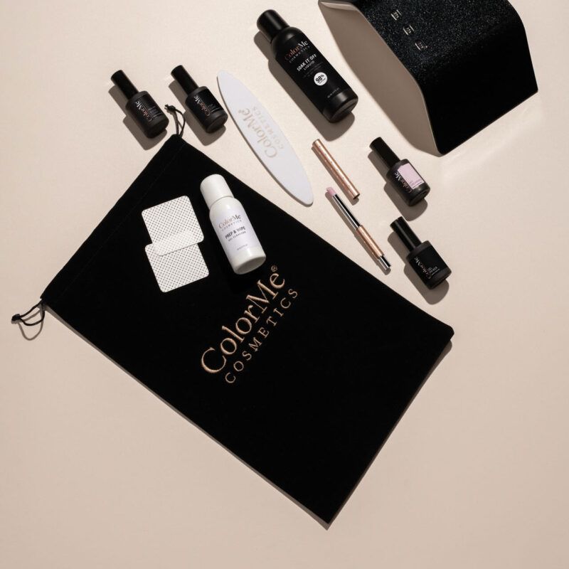 Starter Kit de Manicura Semipermanente de ColorMe (79,95 euros). Un kit completo con lámpara LED, esmaltes y todos los básicos para una manicura duradera de hasta 14 días.