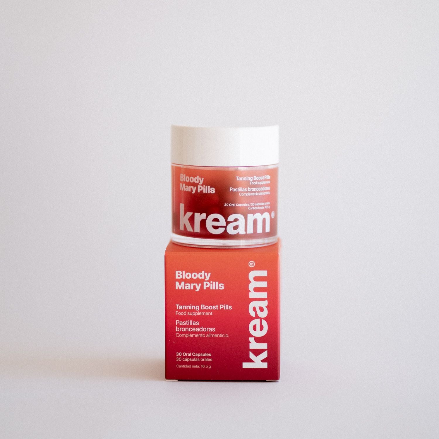 Bloody Mary Pills de Kream (29,95 euros). Complemento alimenticio a base de extractos vegetales y vitaminas, diseñado para acelerar el proceso de bronceado y preparar la piel para la exposición solar. Es un regalo ideal para las madres amantes del sol.