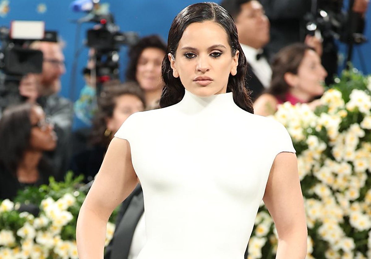 Rosalía en la gala Met