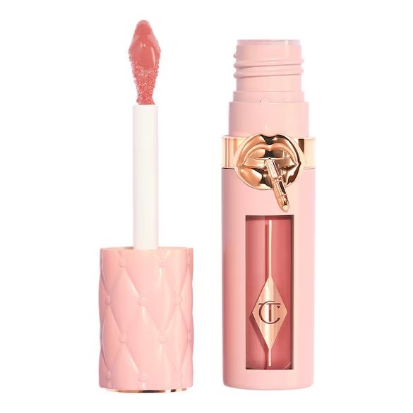 Big Lip Plumpgasm de Charlotte Tilbury (38 euros). Combina las propiedades hidratantes de un bálsamo con el poder rellenador de un gloss en el icónico tono rosa de Pillow Talk. El packaging también es ideal para enseñar.