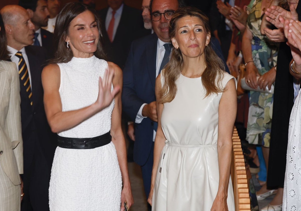 La Reina Letizia y Yolanda Díaz juntas en un acto en Madrid