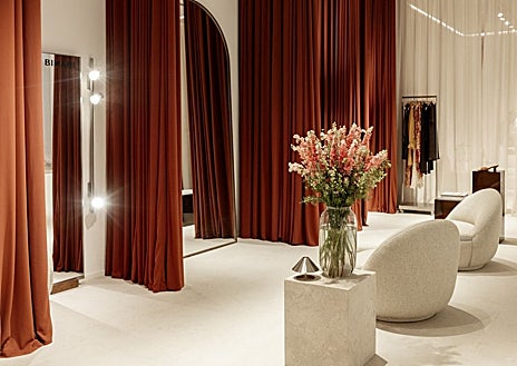 Imagen secundaria 1 - El nuevo espacio de Casa Bimani aúna moda con diseño, arte, joyería y otras colaboraciones