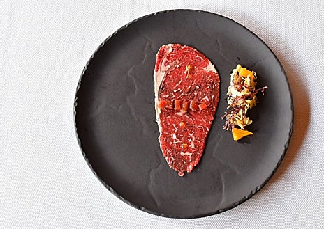 Imagen secundaria 1 - Las carnes de El Capricho en Palacio de los Duques Gran Meliá (Madrid)