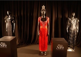 Algunos de los vestidos que se pueden observar en la nueva exposición