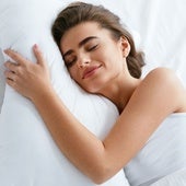 Dormir con 40 grados: el truco para enfriar las sábanas y conciliar el sueño antes