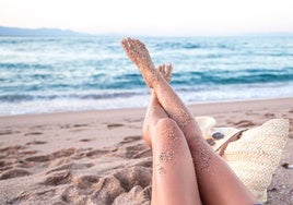 Cómo aliviar las piernas cansadas e hinchadas y por qué empeoran en verano