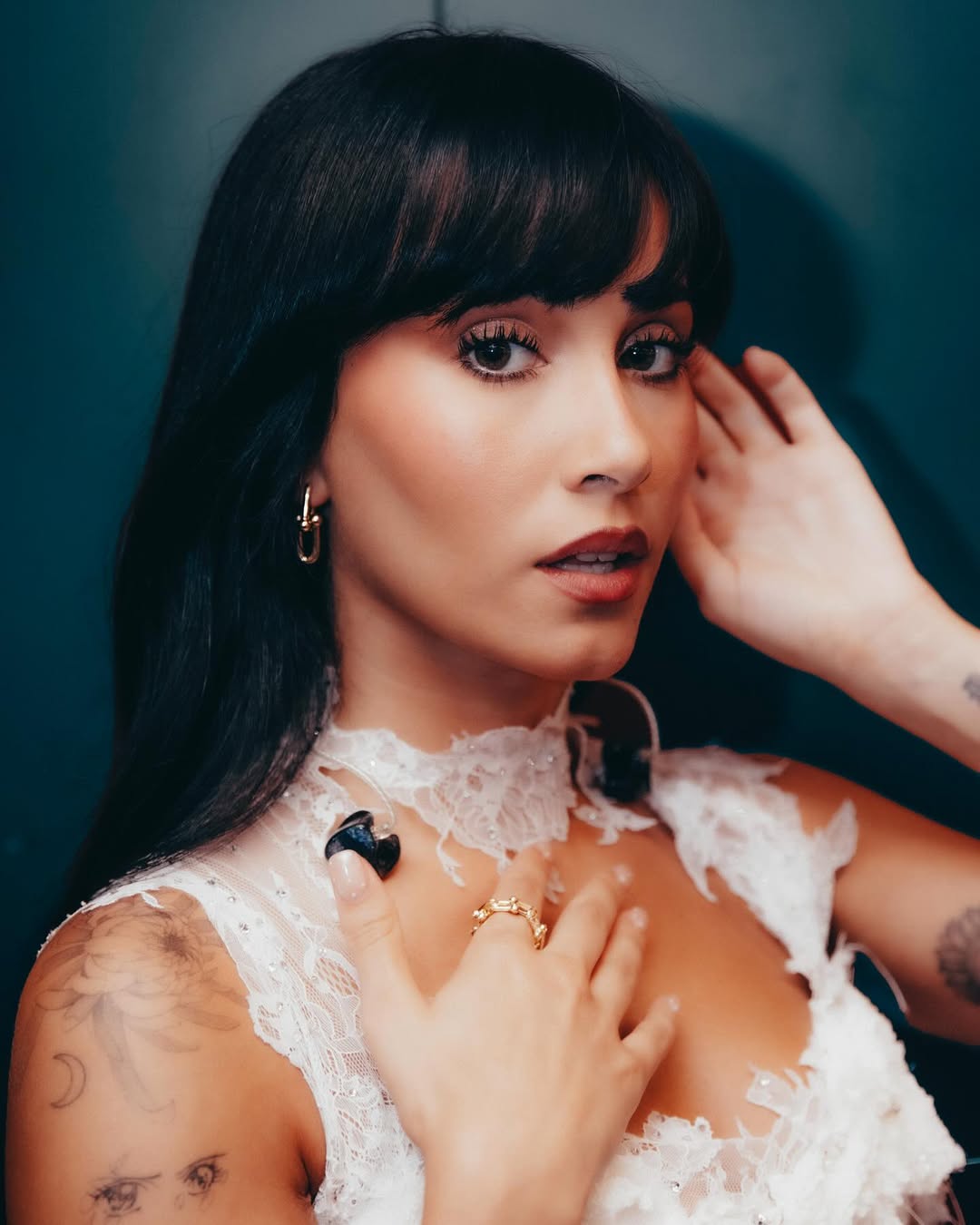 La manicura 'perla' es una tendencia que está muy un auge este verano, como ha demostrado la cantante Aitana.