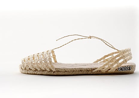 Imagen secundaria 1 - El estilismo de verano de la Reina Letizia lleno de guiños a la artesanía de Mallorca