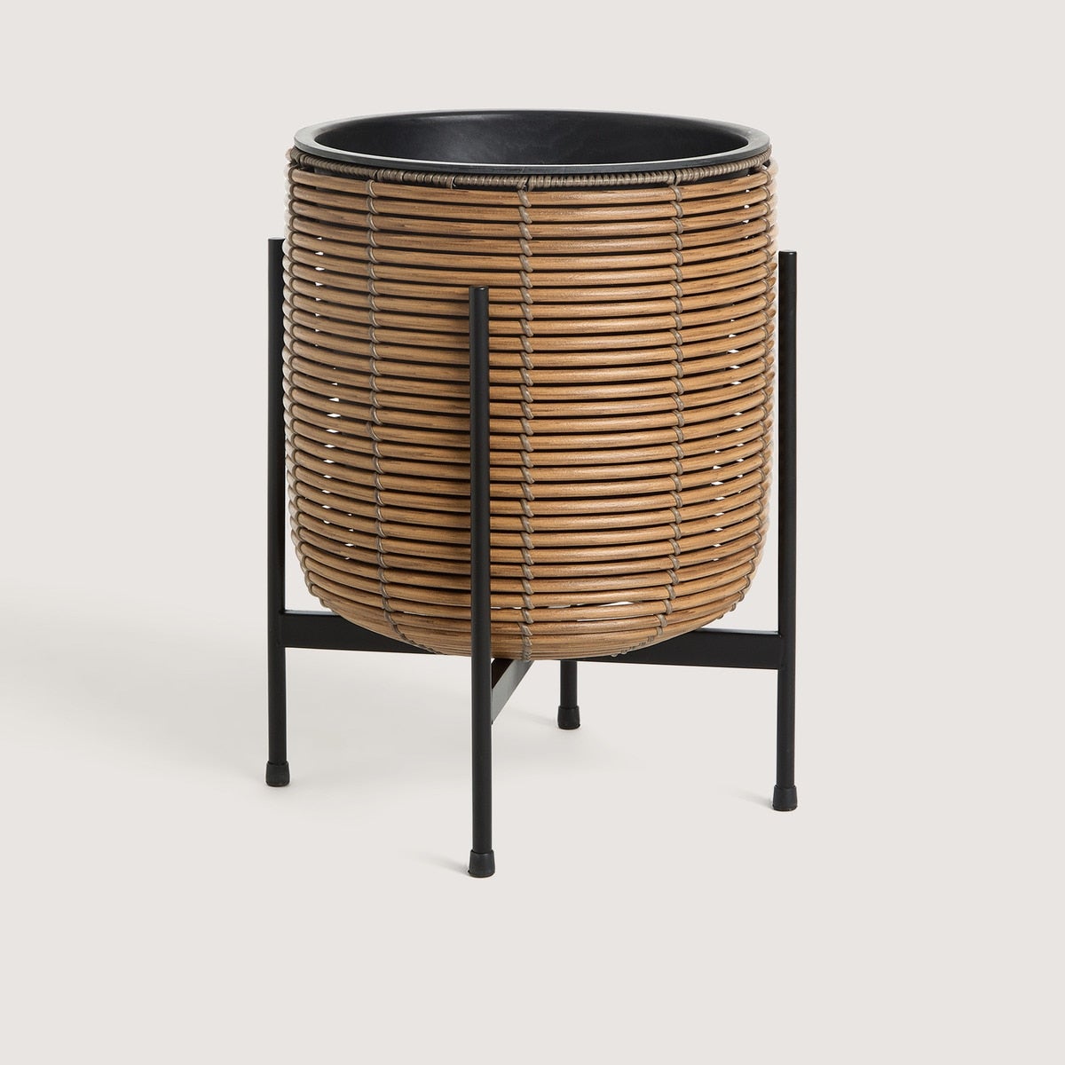 Maceta de El Corte Inglés Home (49,95 €). Vestir las plantas aporta decoración y unidad al estilo con poco esfuerzo.