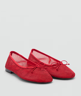 Imagen secundaria 2 - Estas son algunas de las opciones que se pueden encontrar en Mango, con los precios entres 12,99 y 17,99 euros 