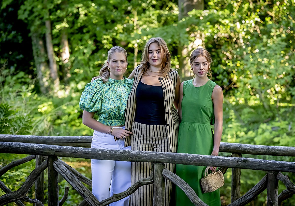 Las tres hijas de los reyes de Holanda destacan mucho por su estilo