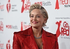 Sharon Stone protagoniza una polémica campaña para Mugler inspirada en 'Instinto básico'