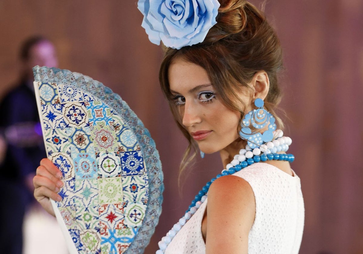 Una de las modelos del desfile de SIMOF en el marco de Madrid es Moda