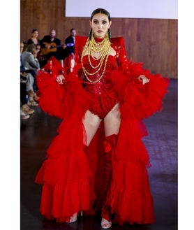 Immagine secondaria 2 - Sfilata di moda SIMOF durante Madrid is Fashion