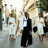 Los zapatos planos le ganan la partida a los tacones en la Semana de la Moda de Madrid 2025