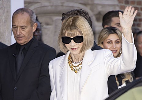 Imagen secundaria 1 - Cate Blanchett, Anna Wintour y Eugenia Silva fueron otros de los rostros conocidos en el desfile