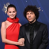 Del vestido al maquillaje y el peinado de Selena Gomez en el día de su boda