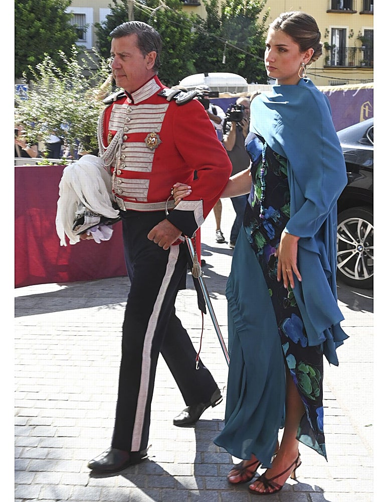 El vestido de Amina, madrina de Cayetano.
