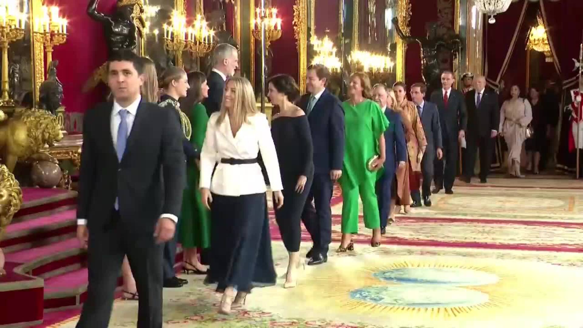Más de mil invitados asisten a la recepción de la Fiesta Nacional en el Palacio Real