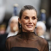 El vestido de transparencias de la Reina Letizia en los Premios Princesa de Asturias