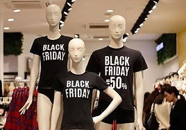 Black Friday 2025: cuándo empiezan en Zara, Mango, Pull & Bear o Stradivarius, descuentos que habrá y otras claves a tener en cuenta