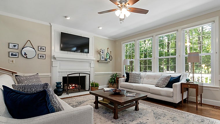 O espaço é decorado de acordo com o Feng Shui.